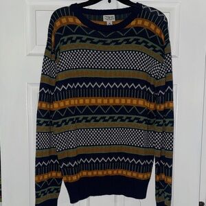 Stylish Crewneck Sweater with Geometric Patterns
